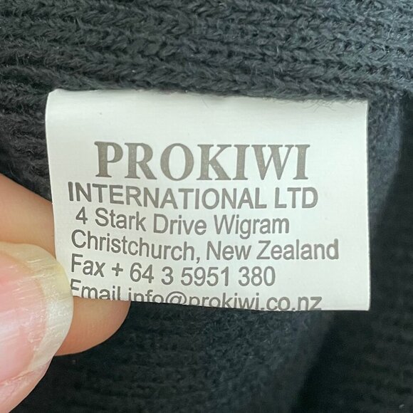 Prokiwi Intl New Zealand Tattoo Ombre Acrylic Knit Beanie Toque Blk&Wht OS NWOT - Picture 4 of 6